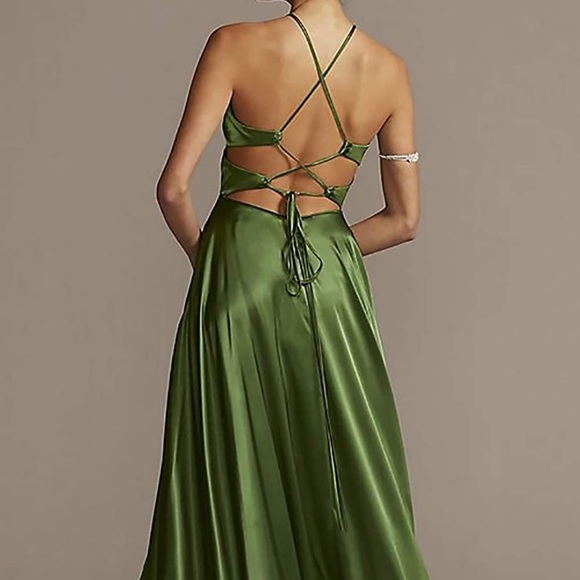 David’s Bridal green homecoming/prom/formal dress - Picture 2 of 3